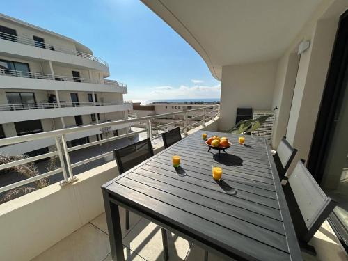 One-Bedroom Apartment with Sea View and Terrace room in Panaréa Cieu