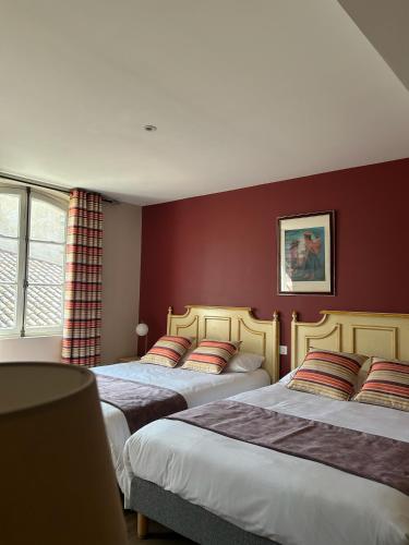 Quadruple Room image 6