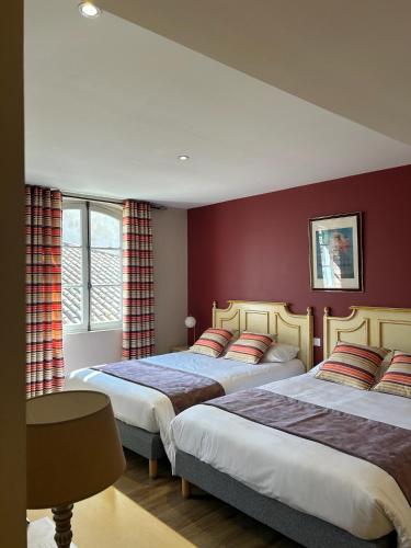 Quadruple Room image 5