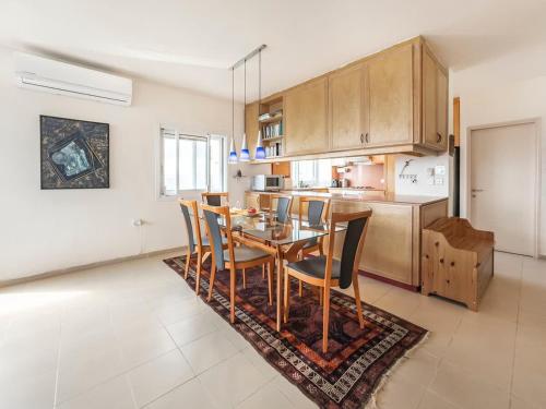 Dreamy Hilltop Grand Apartment in Herzliya City Center