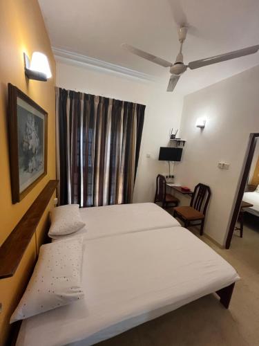 Cosy Central Colombo Suite - image 5