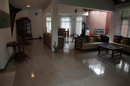 Charles Villa Rawathawatta.Moratuwa Colombo. - image 9