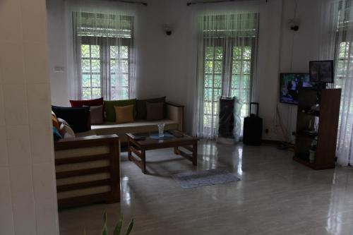 Charles Villa Rawathawatta.Moratuwa Colombo. 