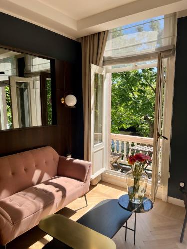 Spinoza Suites – Amsterdam, NY
