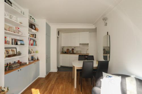 Apartment for 2 in the 14th district Paris - image 9
