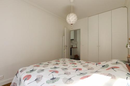 Apartment for 2 in the 14th district Paris - image 6