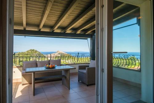 Relaxing Penthouse Whith View in Terrabianca