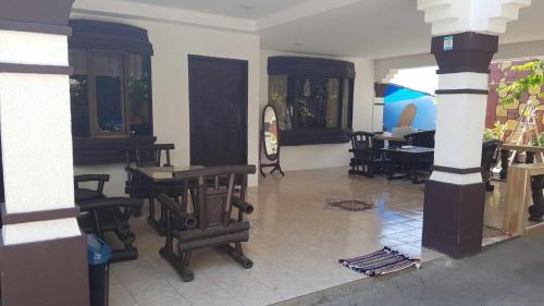 Loidas place near Bacolod-Silay International Airport