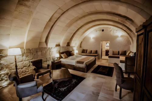 Kismet Cave Mansion Room Type - Deluxe Queen Room