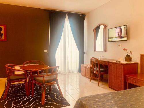 room detail thumbnail 0