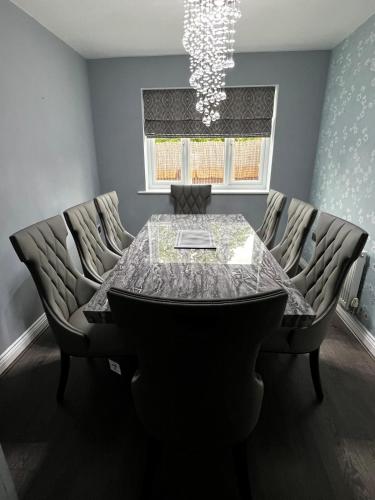Comoditats, Executive Home in Barnsley