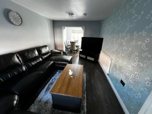 Comoditats, Executive Home in Barnsley