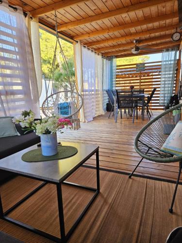 2 bedrooms, 4 beds