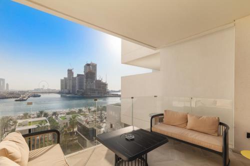 Sea View 2BDR Apartment, Pool and Beach Access, Dubai (Foto 4)