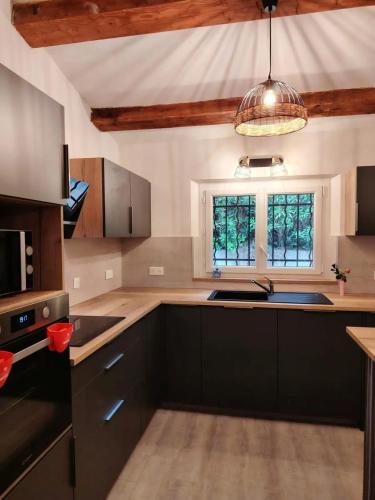 Villa accueillante avec piscine a La Croix-Valmer in 拉克魯瓦瓦爾默