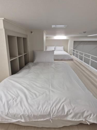 Comfortable house, new building, Dongdaemun History & Culture Park Station, Seoul (photo 10)