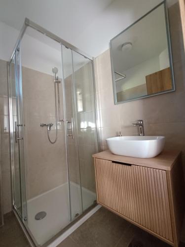 Duša, Room Zonti in Bubani