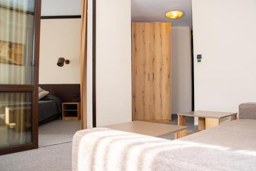 Standard One-Bedroom Suite with Balcony image 8