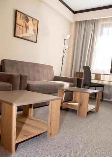 Standard One-Bedroom Suite with Balcony image 10