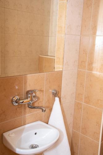 Standard One-Bedroom Suite with Balcony image 1