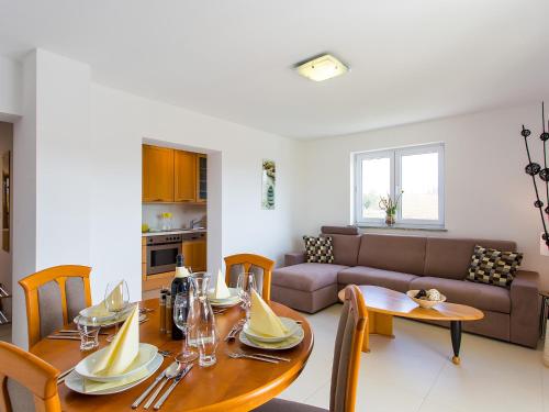 Iekārtas, Apartment Maestral in Radmani