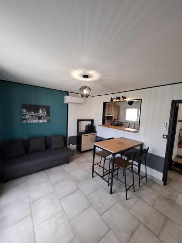 Eco-Logis le 50, maison avec jardins et terrasse privatifs gîte à louer Mondeville