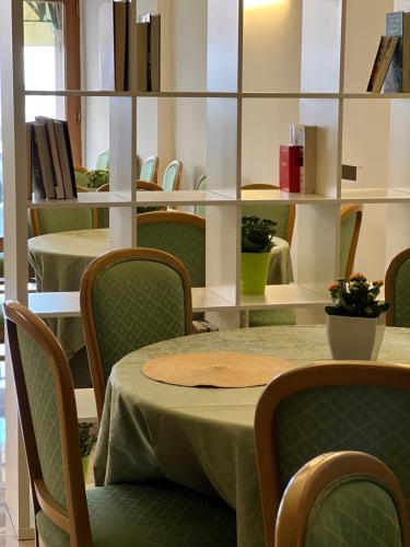 Hotel Roma Assisi in إيريمو ديلي كارتشيري