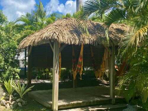 Villa Corail et coquillage, 6 chambres face a la mer in Berard