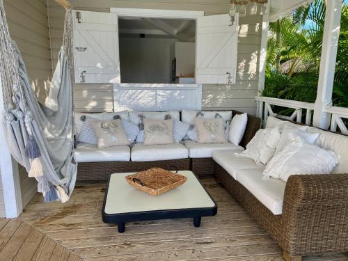 Villa Corail et coquillage, 6 chambres face a la mer in Berard