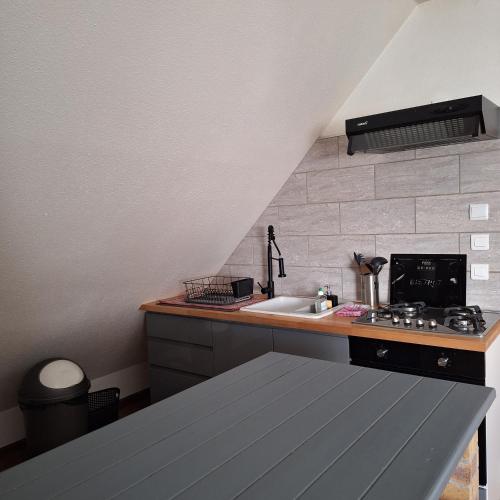 virtuve, Sous un charmant toit in Sampans ciems