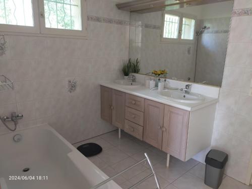 ห้องน้ำ, Studio Les Alizés du Luberon (Studio Les Alizes du Luberon) in แปร์ตุย