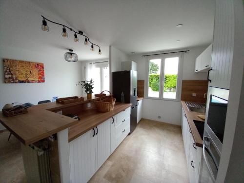 virtuve, Villa Césarine 4 étoiles, 8 pers, 4 chambres, piscine privée, poolhouse, clim (Villa Cesarine 4 etoiles, 8 pers, 4 chambres, piscine privee, poolhouse, clim) in Saint-Paul-Les-Fonts