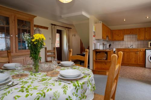 Cocina, Cnwc Y Bran Fishguard in Fishguard