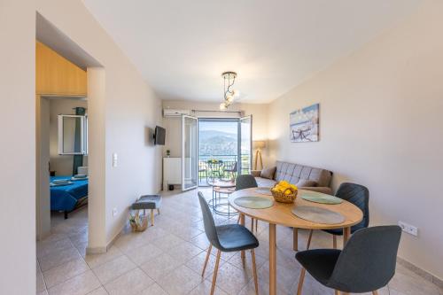 Apaggio di Argostoli Apartments - private parking & sea view in Lassi