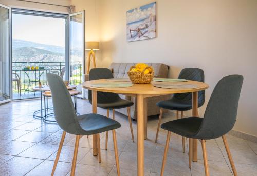 Apaggio di Argostoli Apartments - private parking & sea view in Lassi