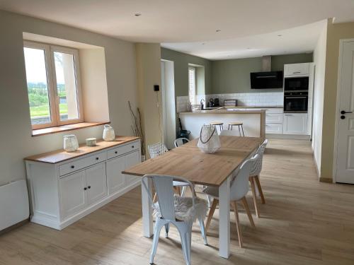 Зовнішній вигляд готелю, Lovely Normandy Charmante maison de campagne in Оне-Сюр-Одон