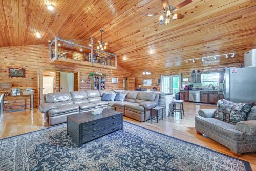 Woodsy Kentucky Escape with Game Room and Lake Access! in Burnside, USA