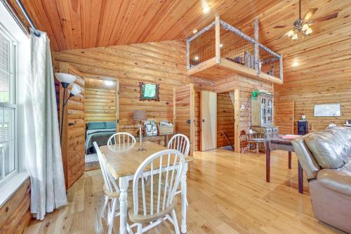 Woodsy Kentucky Escape with Game Room and Lake Access! in Burnside, USA