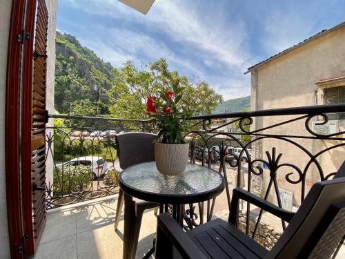 Fiumera Kotor Apartment - image 2