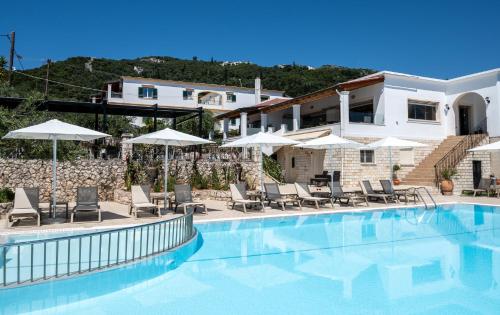 Crystal Blue Aparthotel