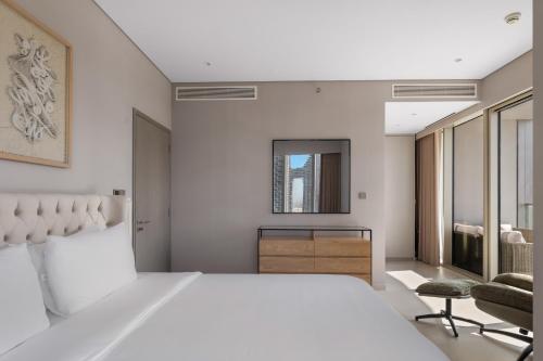Burj Khalifa View 2 BR Apartment w Parking, Dubai (photo 5)