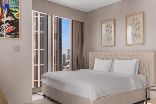 Burj Khalifa View 2 BR Apartment w Parking, Dubai (photo 8)