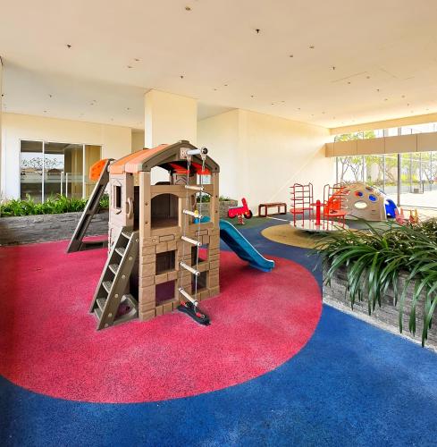 Playground, Vasanta Apt 2BR Oasis Bisnis with Pool,Onsen&Gym near Klinik Medika