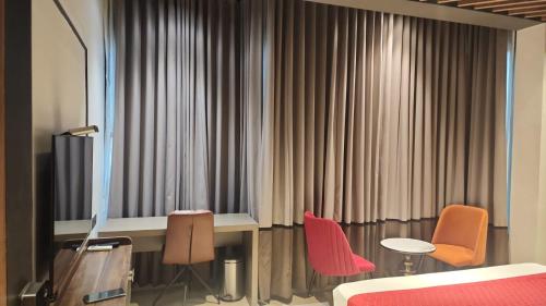 KB MARINA PARK in Chennai