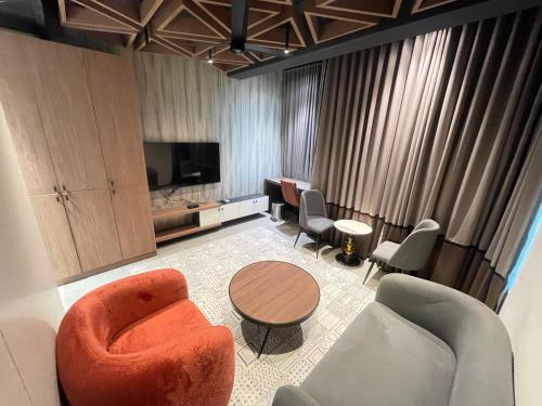 KB MARINA PARK in Chennai