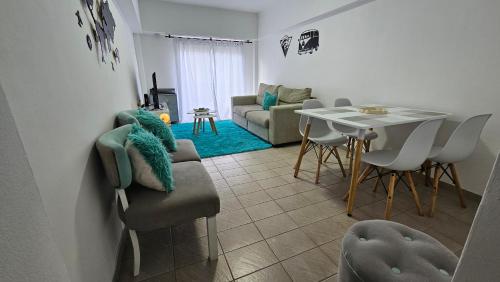One-Bedroom Apartment image 4