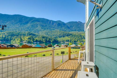 Lake-View Getaway 20 Mi to Olympic Natl Park! in Port Angeles