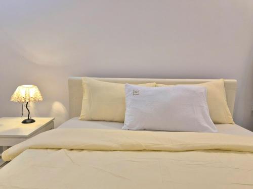 Double Room image 5