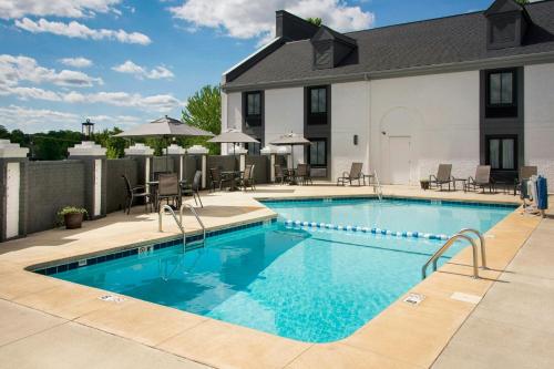 Courtyard Winston-Salem University - image 2