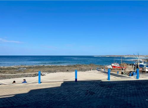 Weybeach2 -shared terrace,plaza view,sea frontline in La Santa